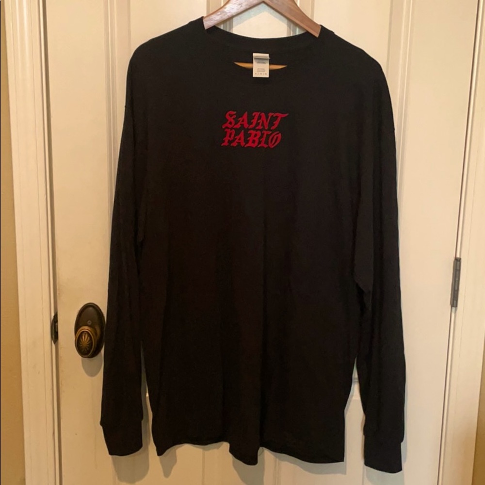 Kanye West St. Pablo tour shirt w Kim Kardashian